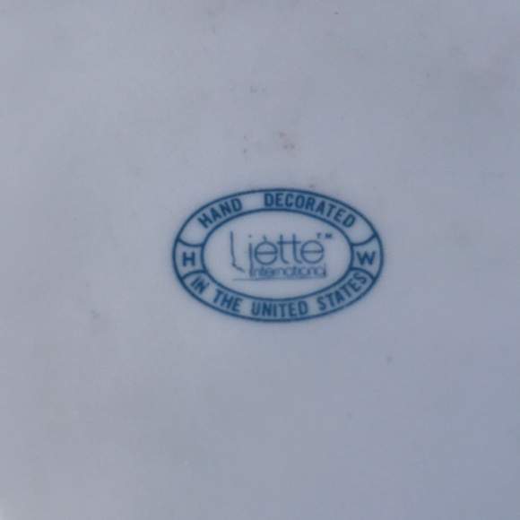 Liette International Heart Shaped Box - Picture 6 of 8